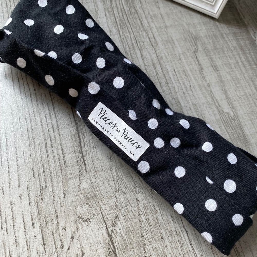 NEW WITH TAGS Women's White/Black Headband by Pieces to Peaces Hair Tie Access.